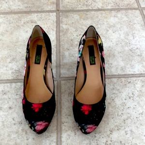 Floral Pumps
